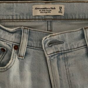 Abercrombie Ultra High Rise Ankle Straight Jeans 28 6L Light color